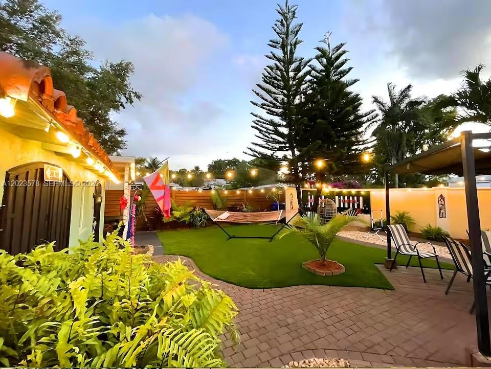 HOLLYWOOD PARK - Residential