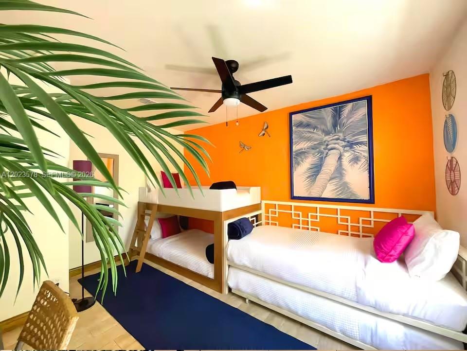 HOLLYWOOD PARK - Residential