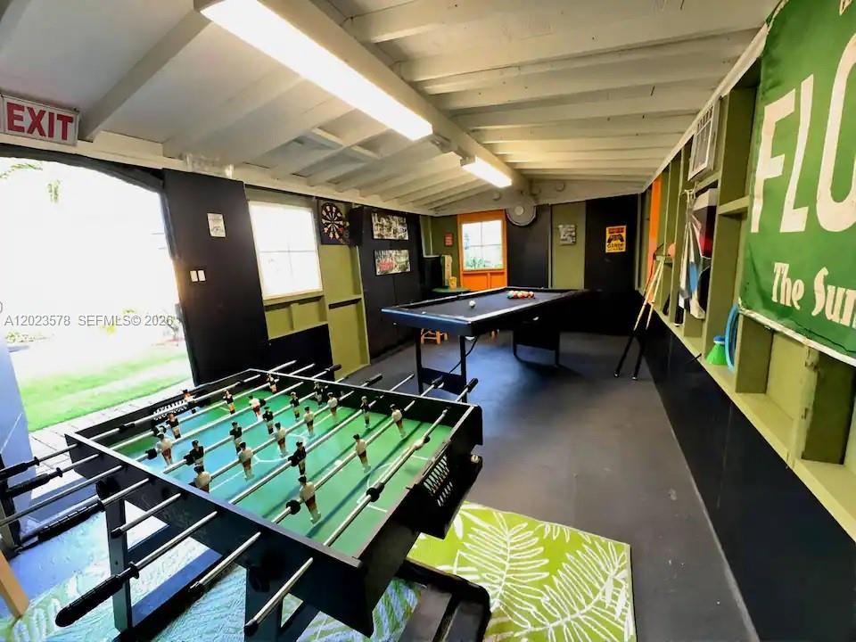 HOLLYWOOD PARK - Residential