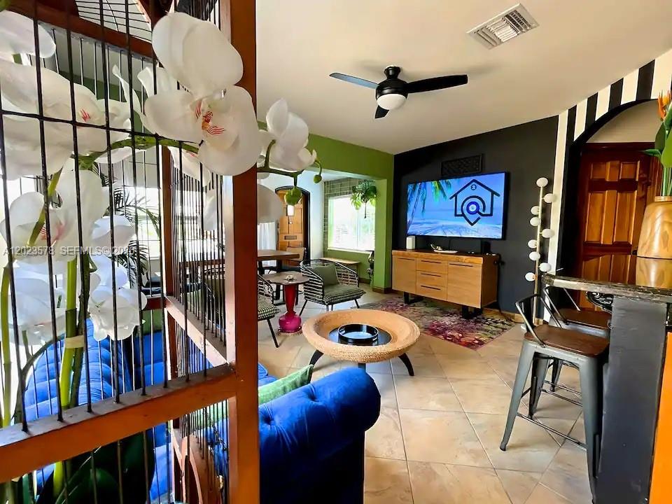 HOLLYWOOD PARK - Residential