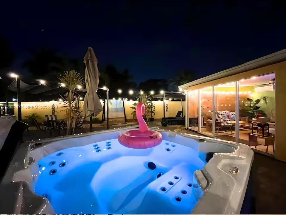 HOLLYWOOD PARK - Residential