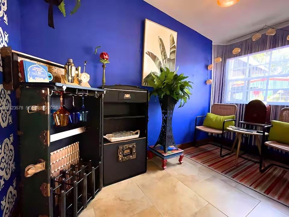 HOLLYWOOD PARK - Residential