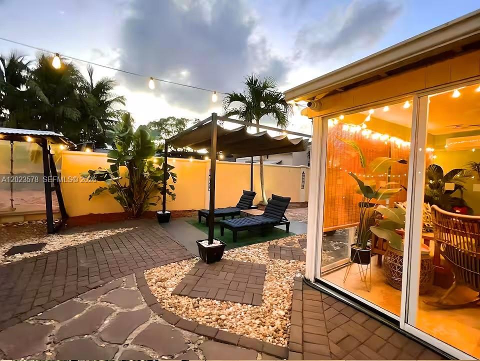 HOLLYWOOD PARK - Residential