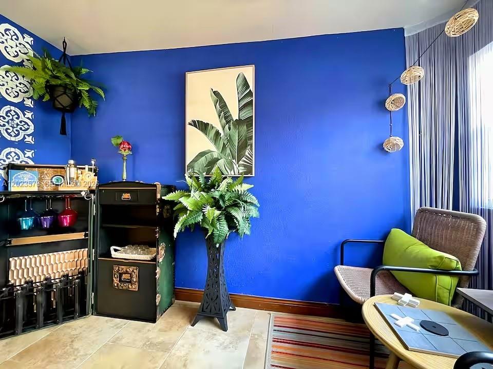 HOLLYWOOD PARK - Residential