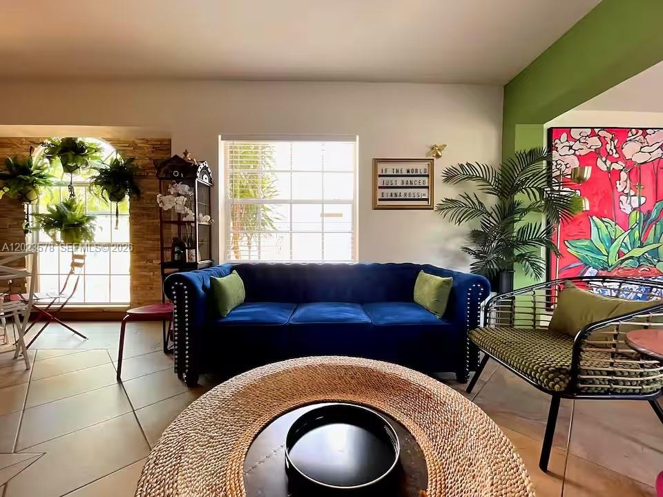 HOLLYWOOD PARK - Residential
