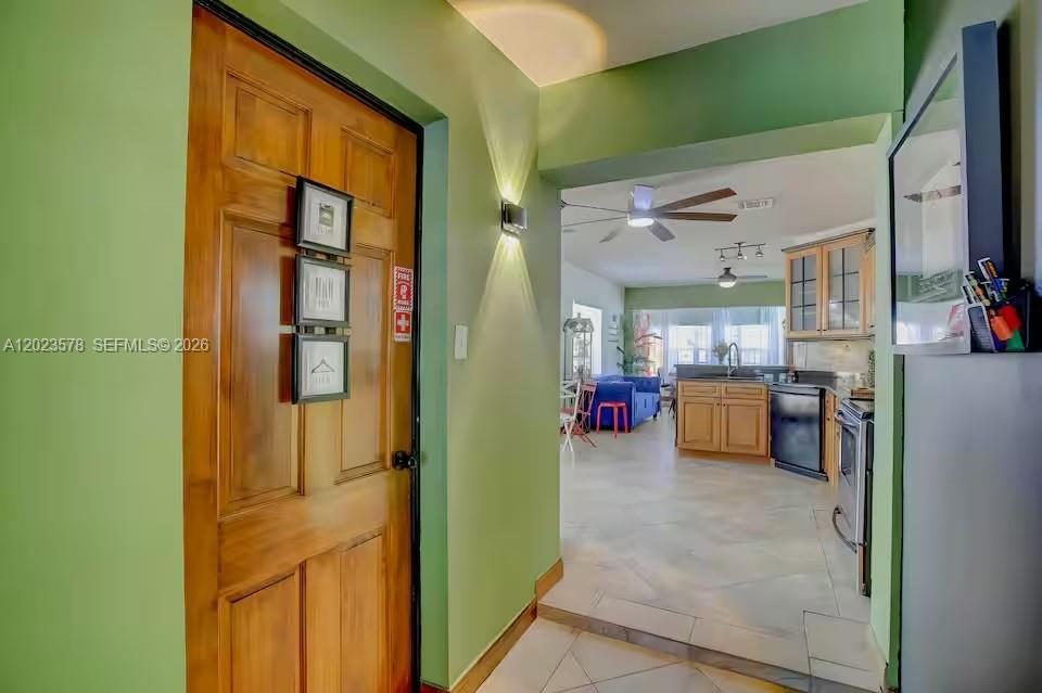 HOLLYWOOD PARK - Residential