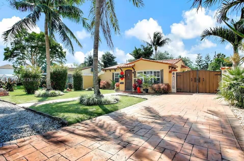 HOLLYWOOD PARK - Residential