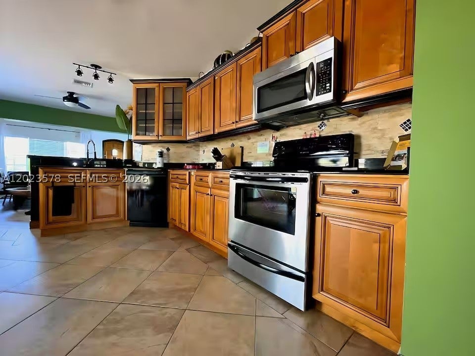 2538 Liberty St, Hollywood FL 33020