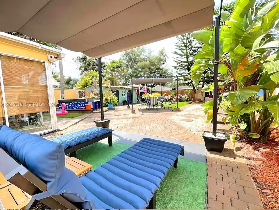HOLLYWOOD PARK - Residential
