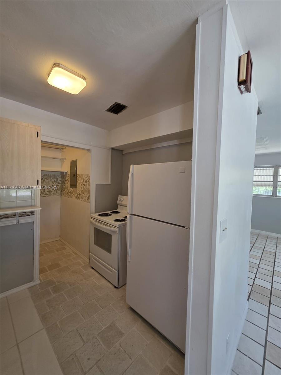 46 NW 14th Ct