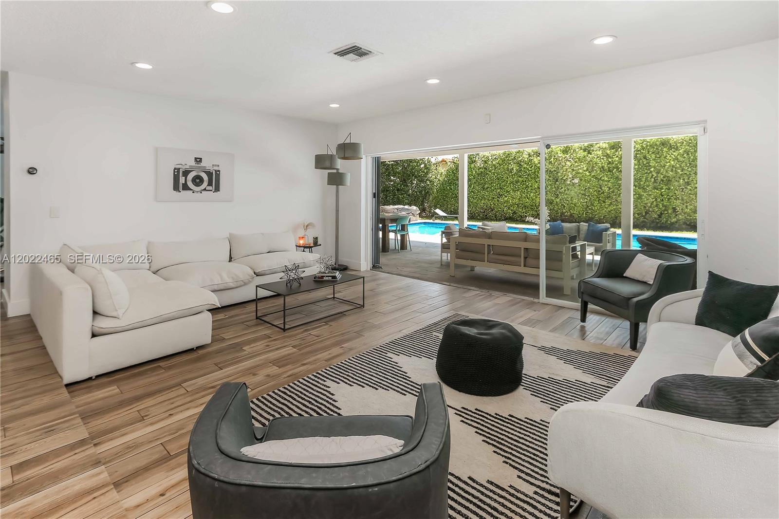 EMERALD HILLS - Residential