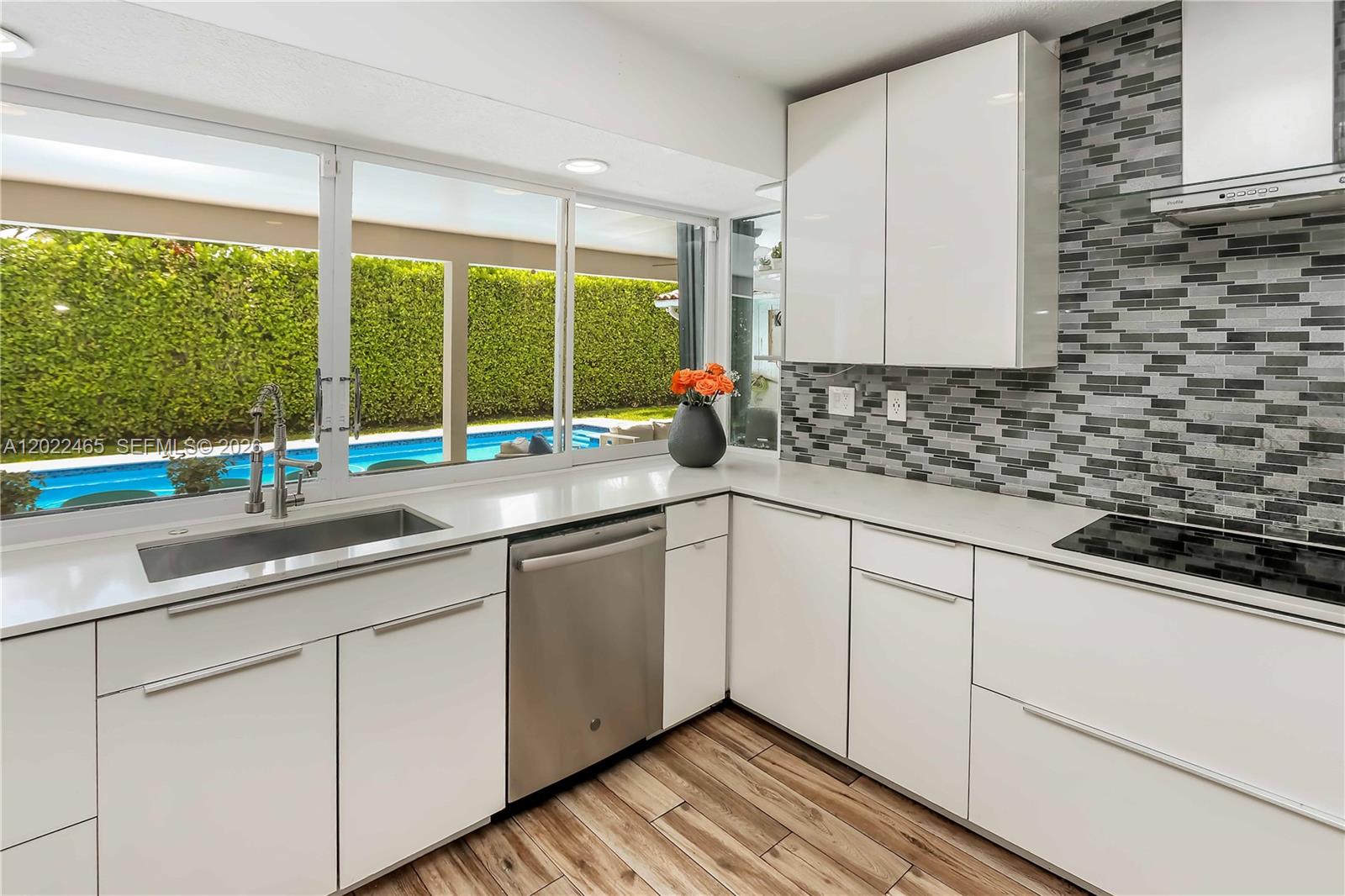 EMERALD HILLS - Residential