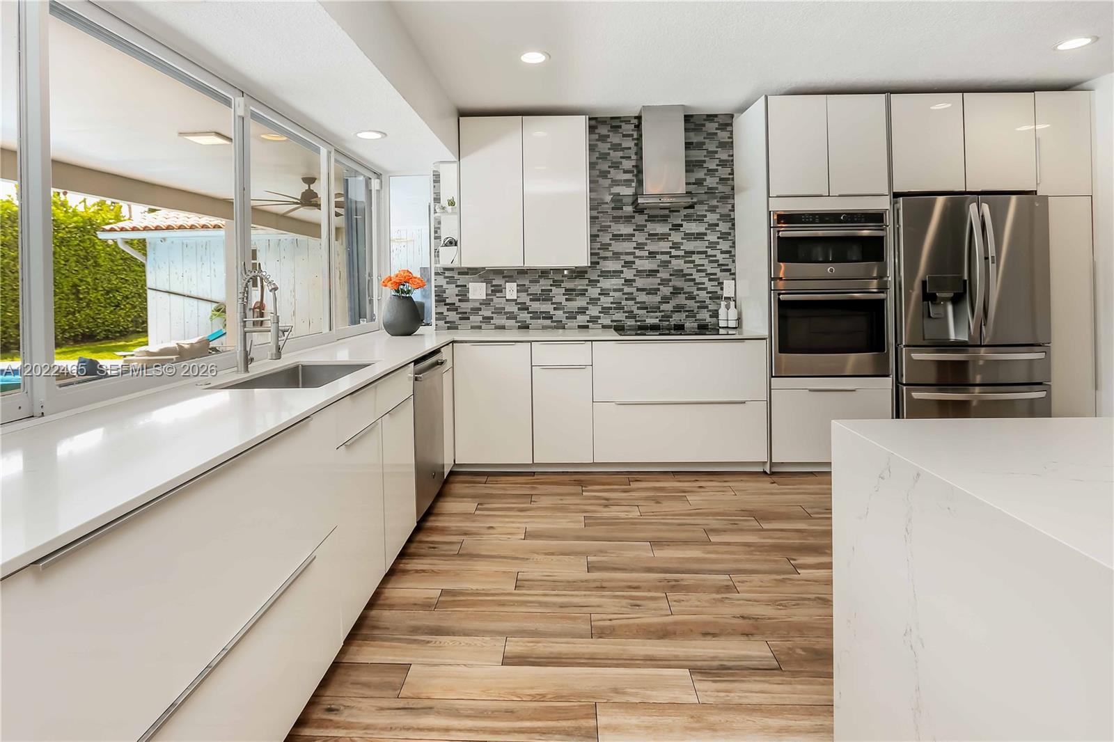EMERALD HILLS - Residential