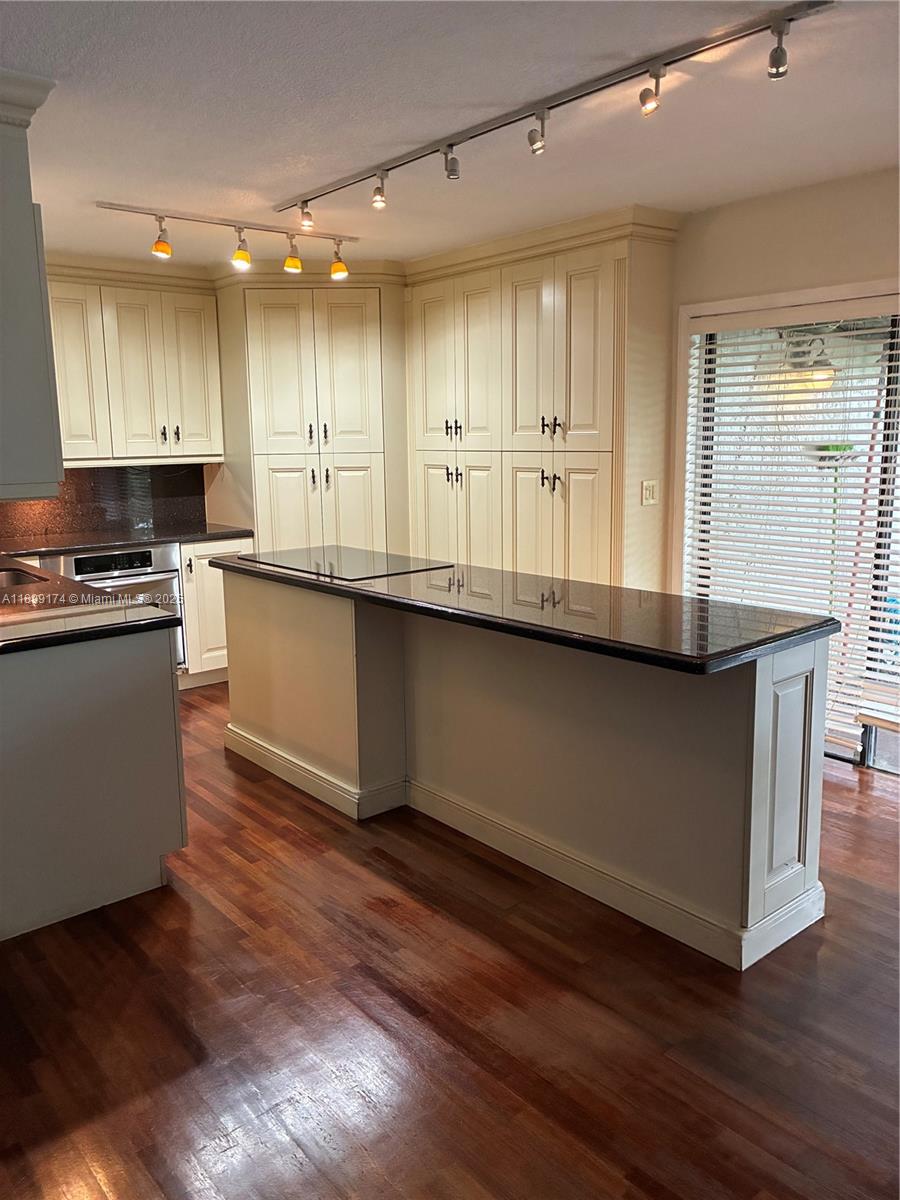 INDIAN LAKE VILLAGE II CO - Residential Lease