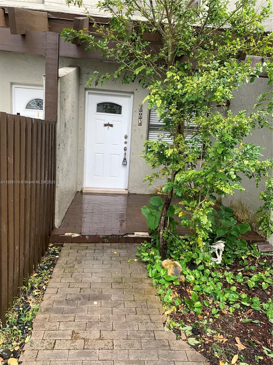 INDIAN LAKE VILLAGE II CO - Residential Lease