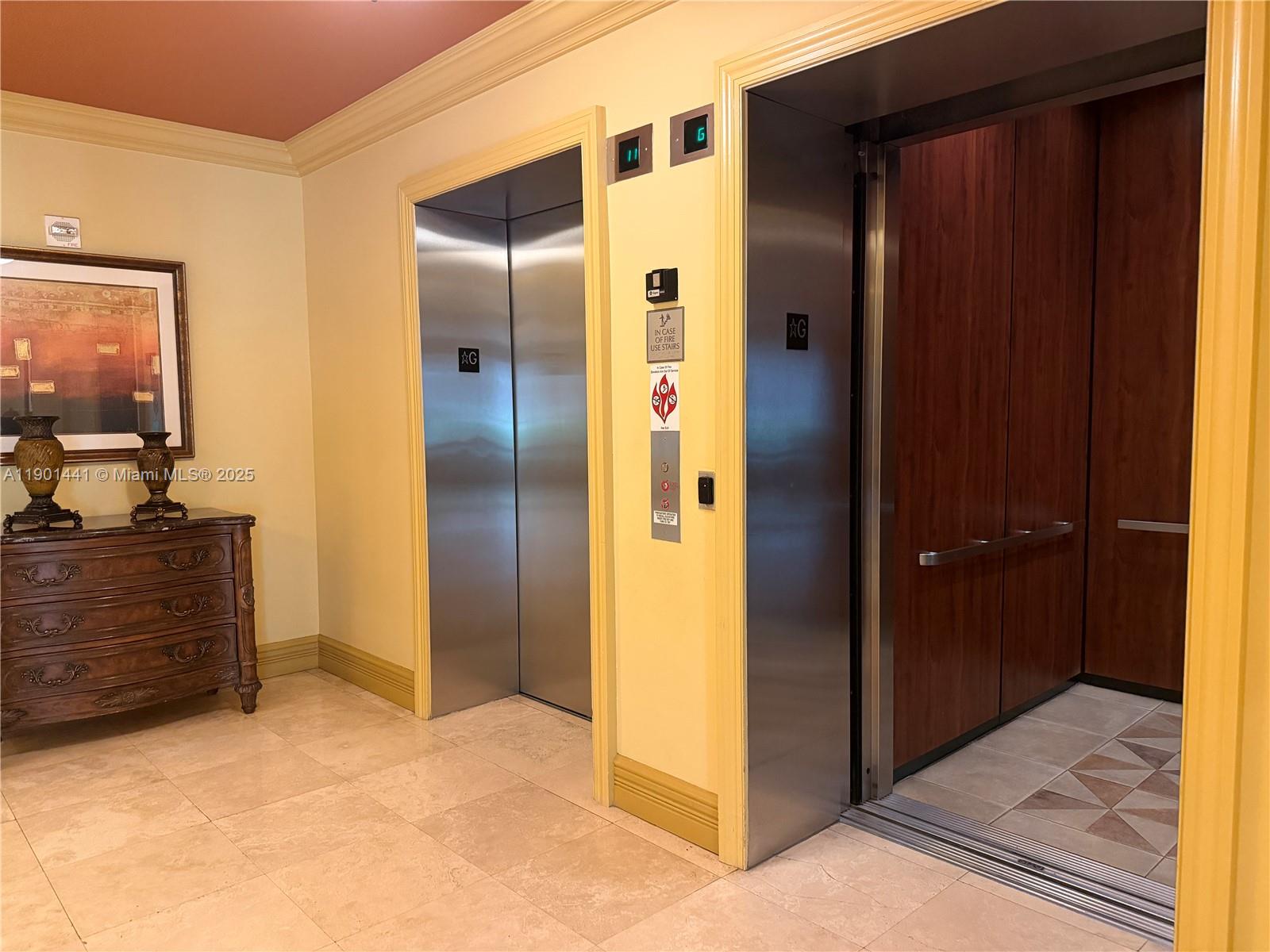 PUERTA DE PALMAS CONDO - Residential