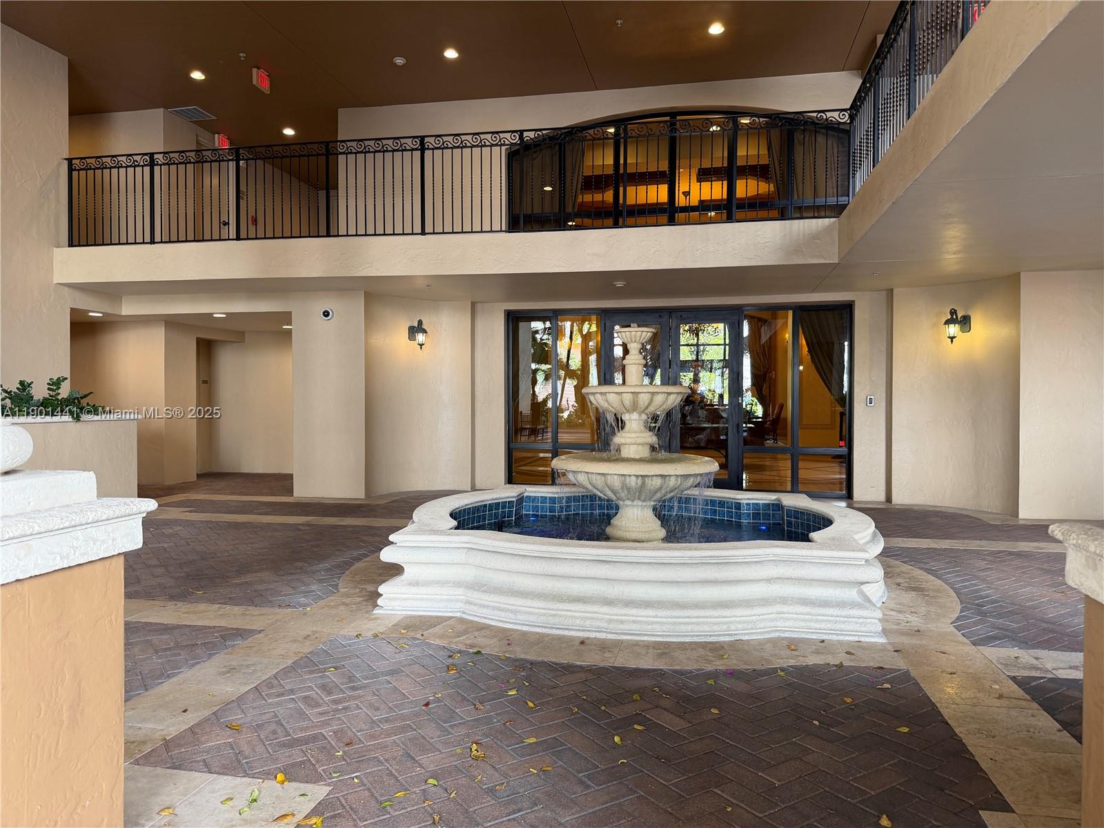 PUERTA DE PALMAS CONDO - Residential