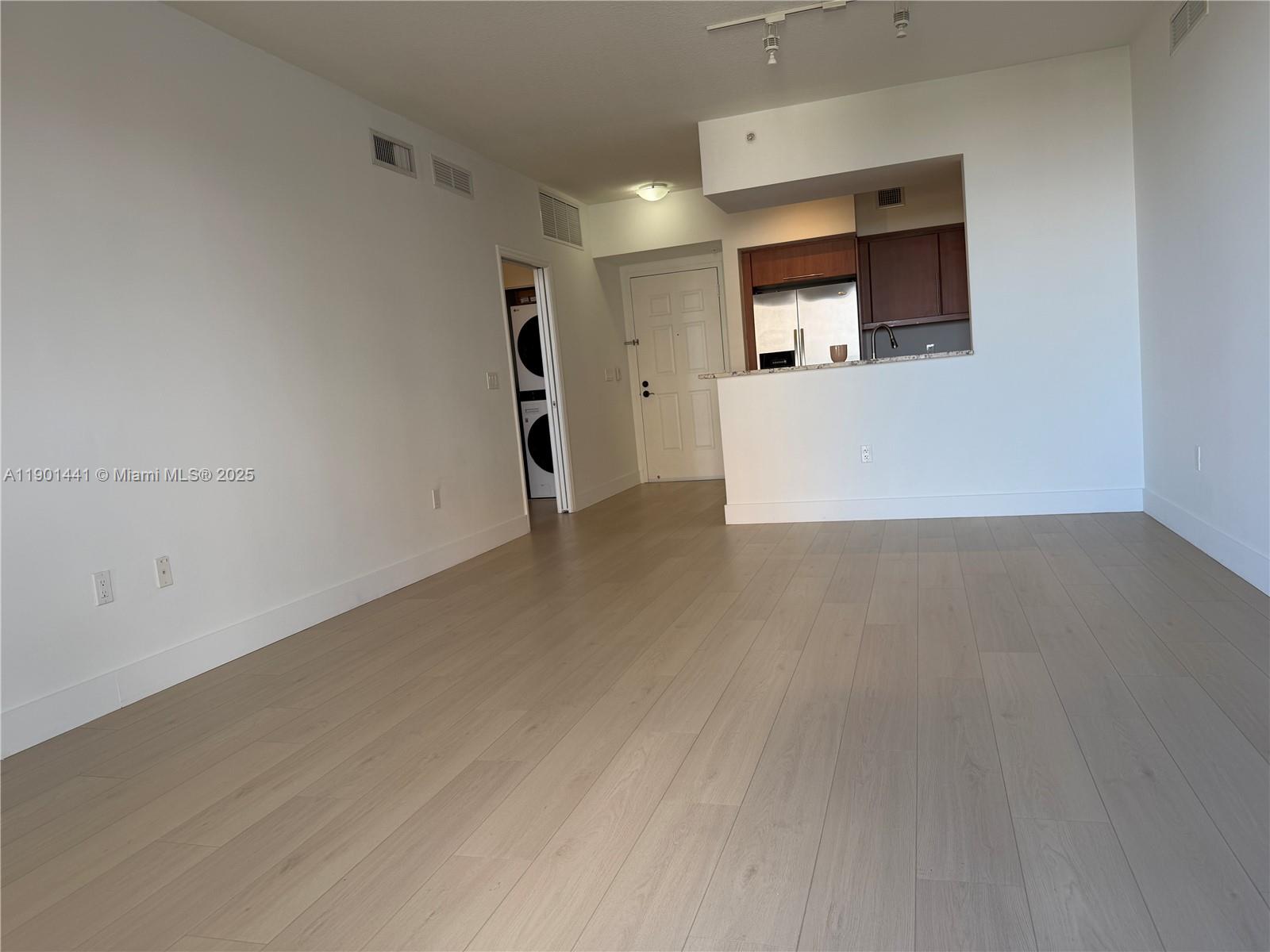 PUERTA DE PALMAS CONDO - Residential