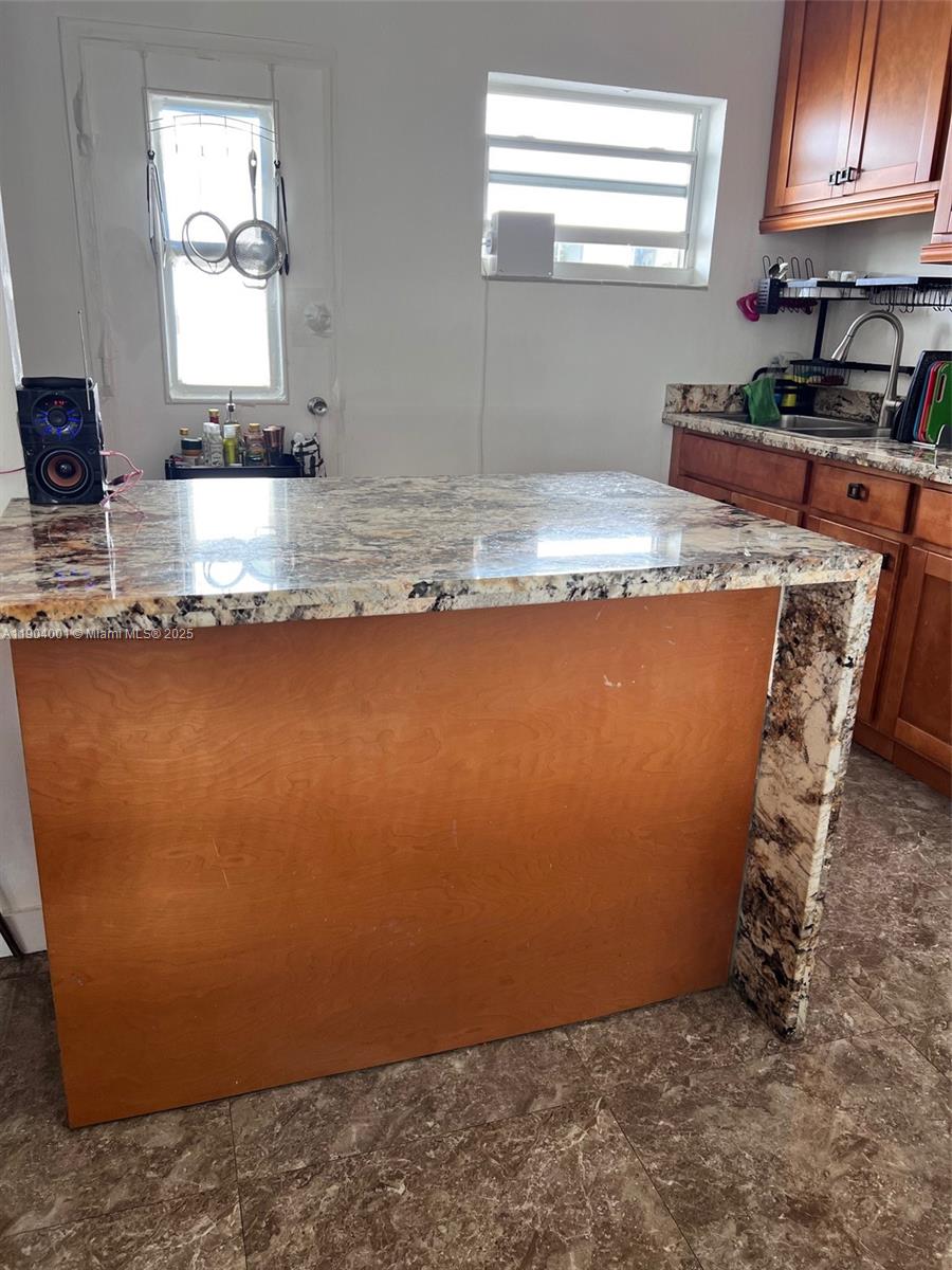 LINCOLN TOWERS CONDO - Residential