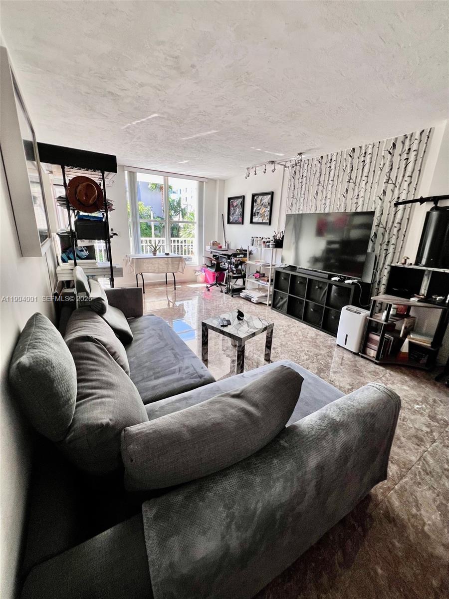 LINCOLN TOWERS CONDO - Residential