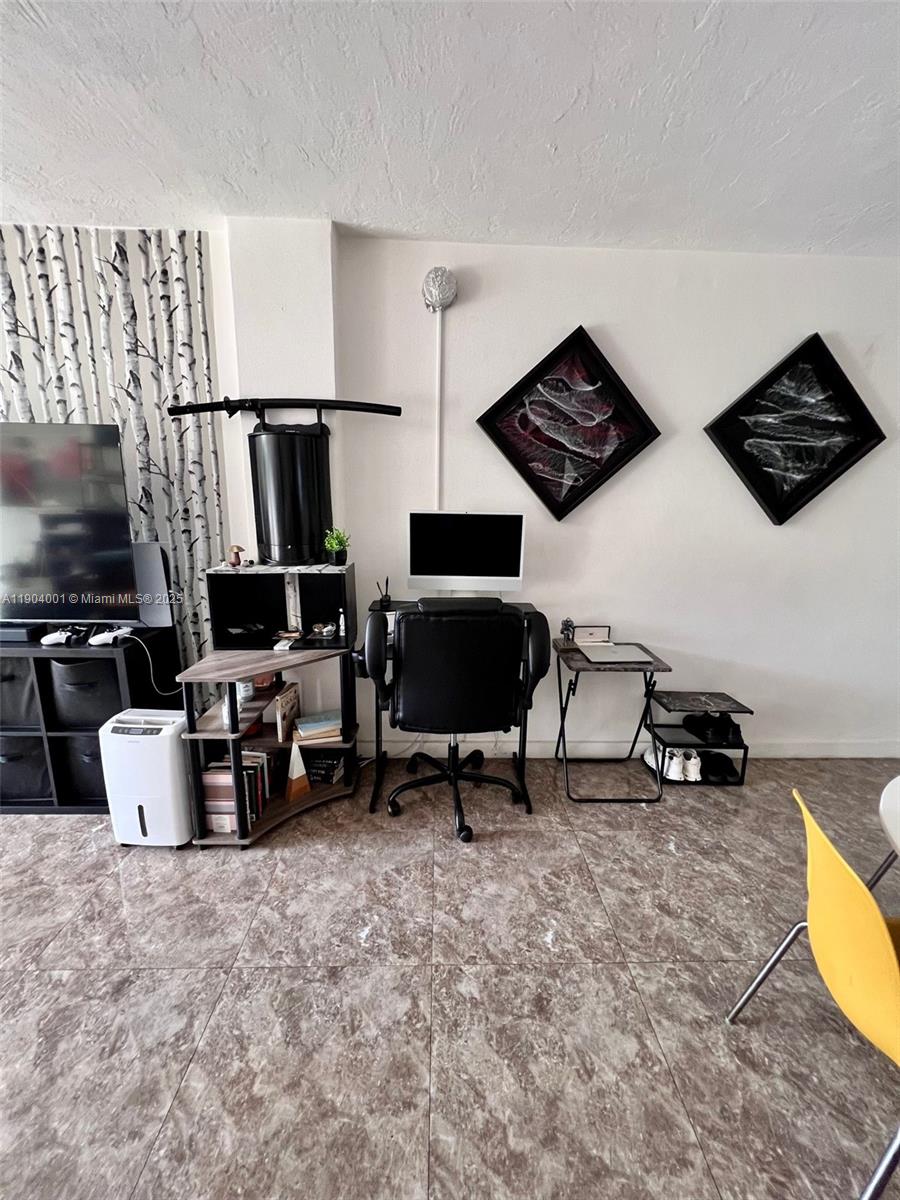 LINCOLN TOWERS CONDO - Residential