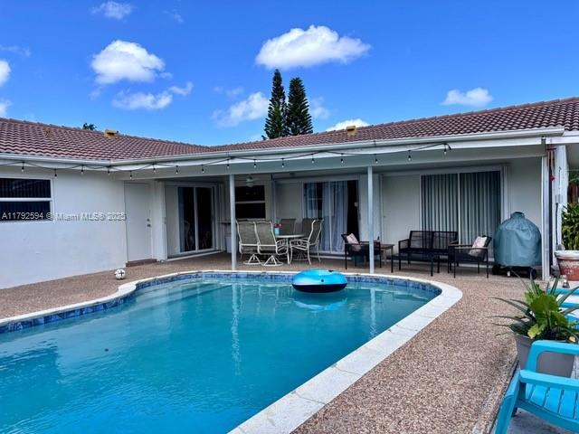 UNIVERSITY PARK COUNTRY C - Residential