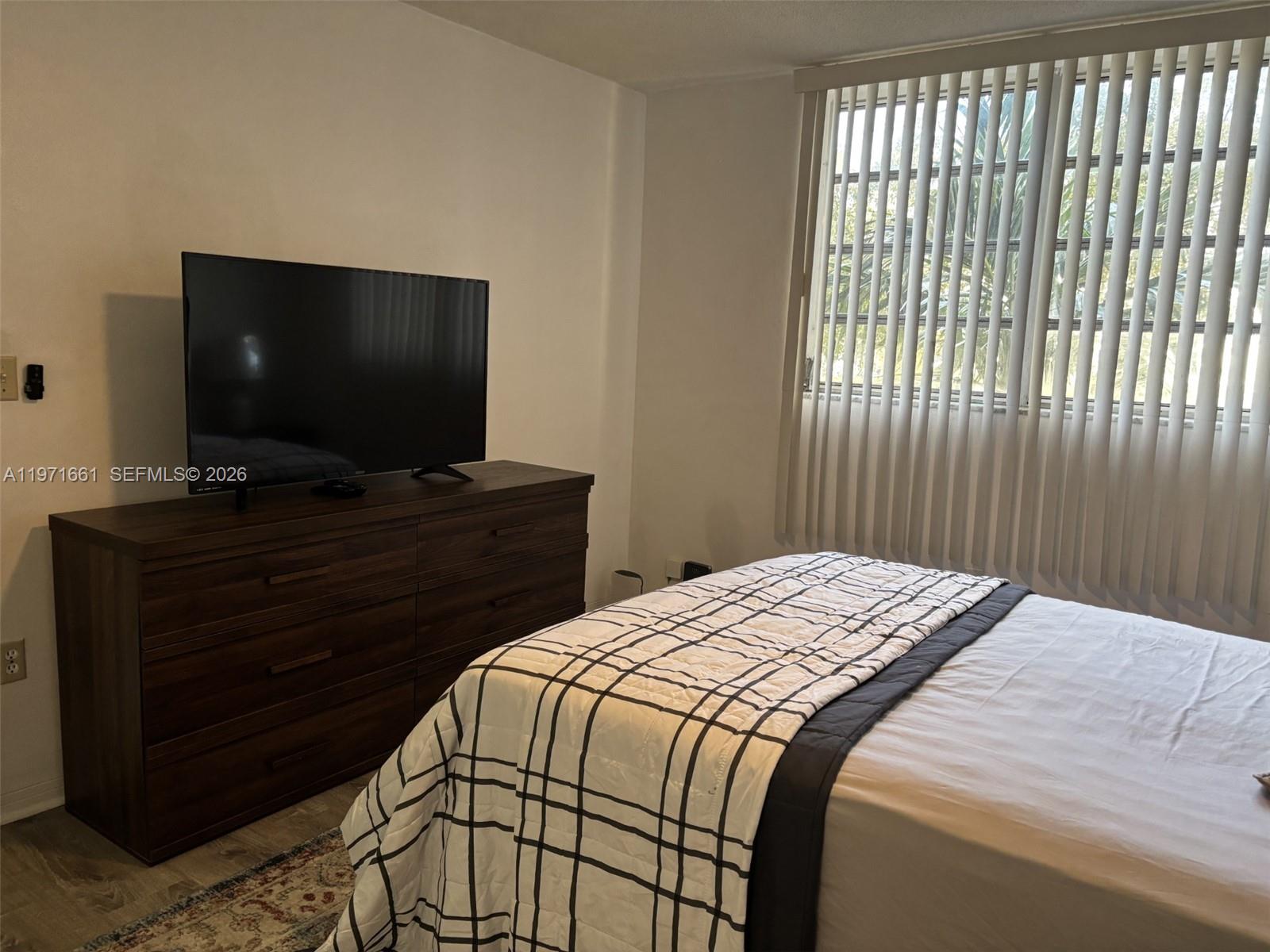 POINT EAST SEC III CONDO - Residential