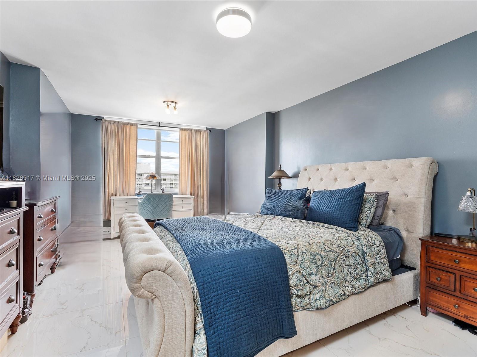 ADMIRALS PORT CONDO WEST - Residential