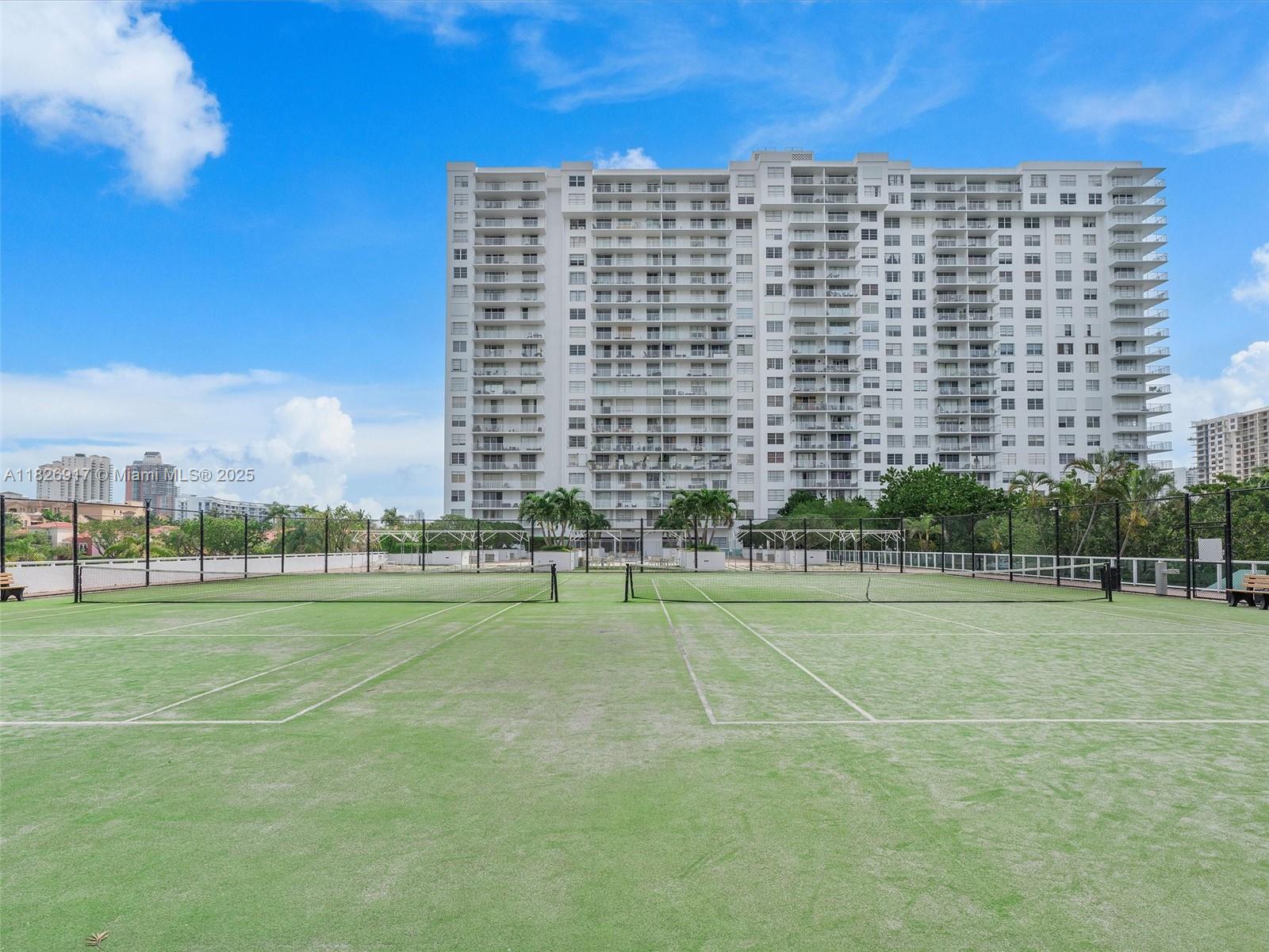 ADMIRALS PORT CONDO WEST - Residential