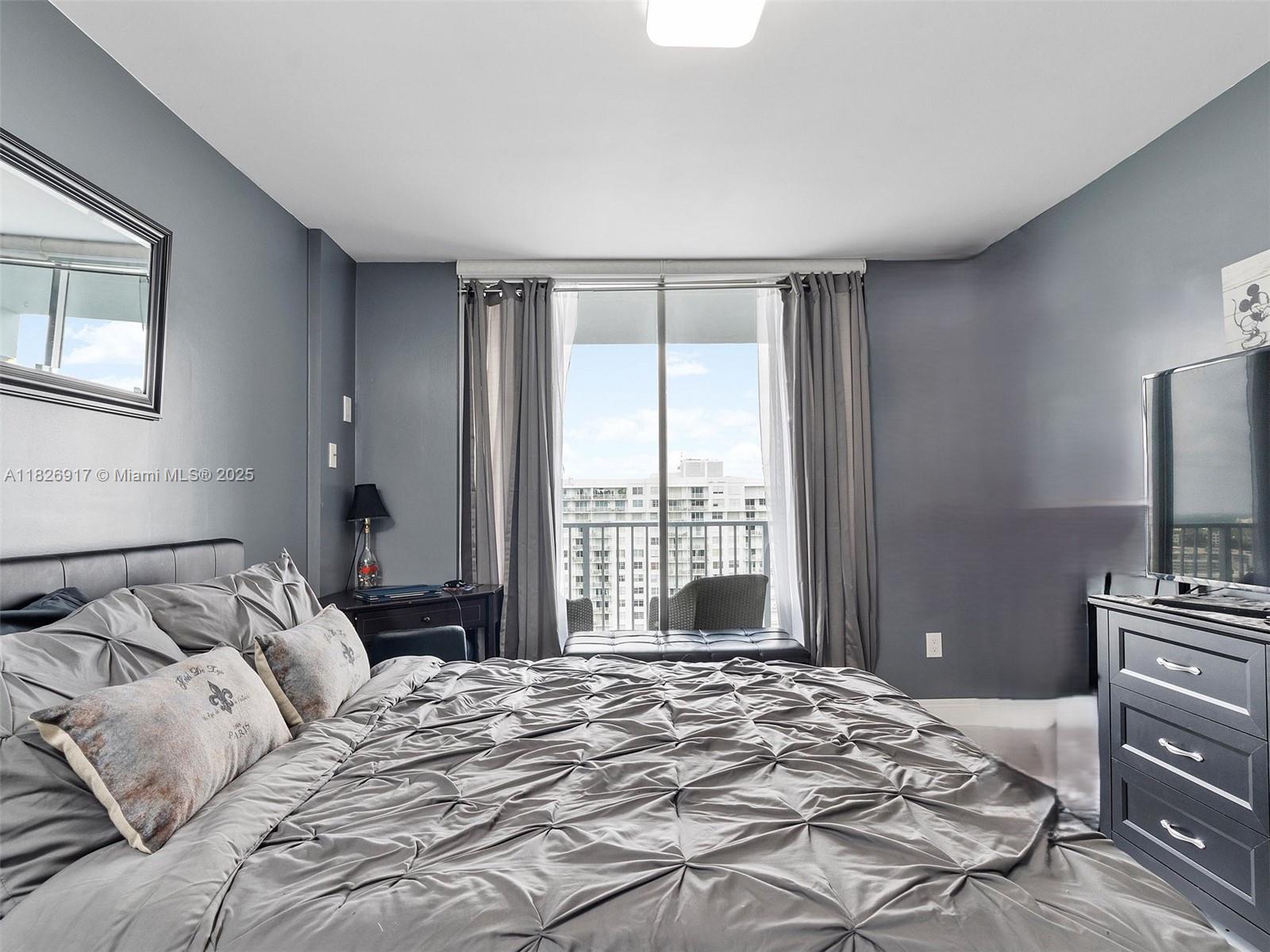 ADMIRALS PORT CONDO WEST - Residential