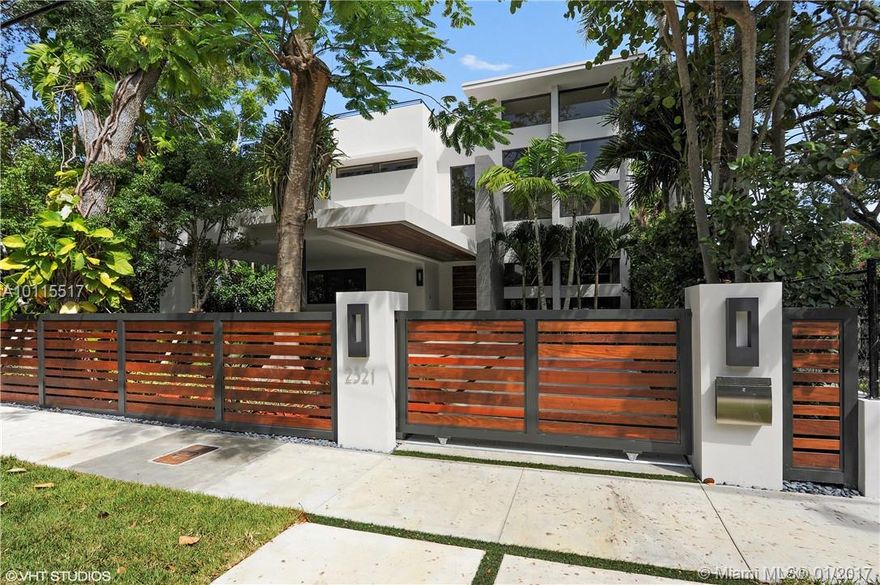Back on the Market, new North Grove 5/5 modern masterpiece. Spectacular gated home w/designer finishes, no expense spared. Floor to ceiling windows, open Italian chef's kitchen, Subzero/Wolf appliances, elevator, formal dining & family overlooking pool w/water feature. Grey porcelain flooring on 1st floor, enclosed glass floating staircase leads to oak flooring on 2nd. Expansive master suite w/luxurious master bath, impact windows, 48k generator, lush landscaping. Rooftop terrace panoramic views.