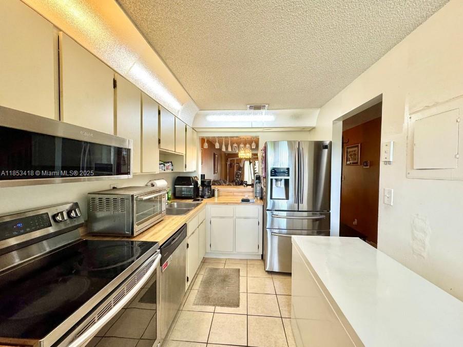 WESTVIEW CONDOMINIUM NO N - Residential