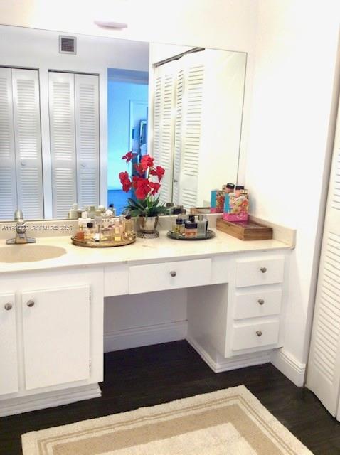 FLAMENCO CONDO TOWER I - Residential