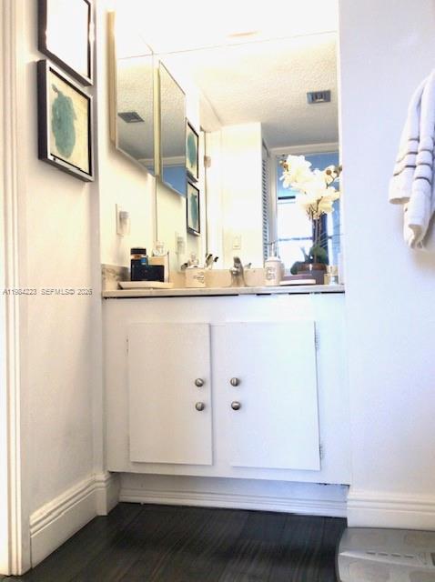 FLAMENCO CONDO TOWER I - Residential