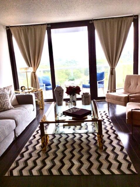 FLAMENCO CONDO TOWER I - Residential