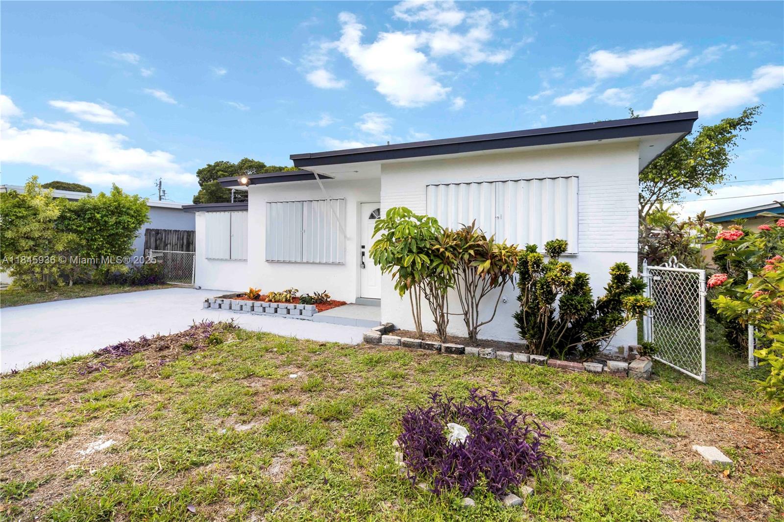 6237 SW 22nd St, Miramar, FL, 33023/$499,900 4 6237 SW 22nd St