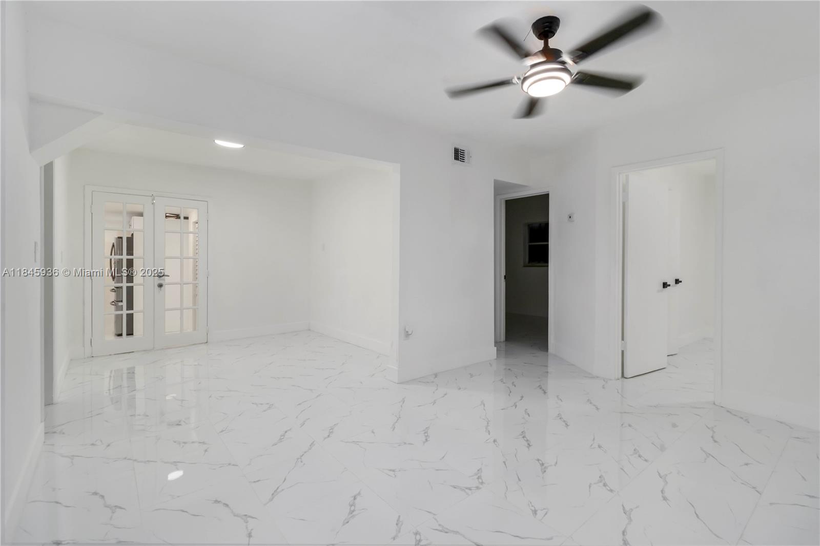 WELWYN MANOR - Residential