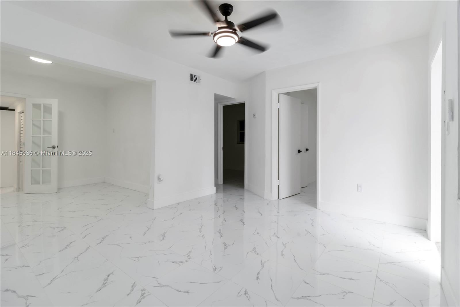 WELWYN MANOR - Residential