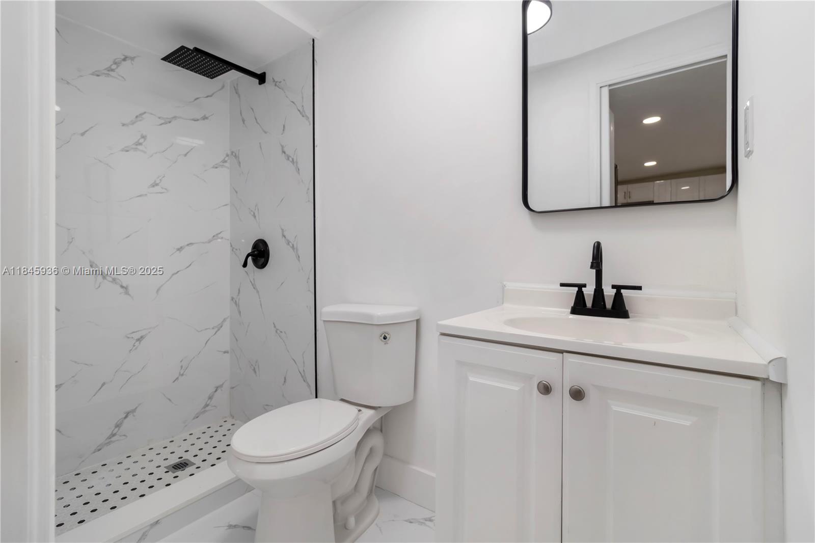 WELWYN MANOR - Residential