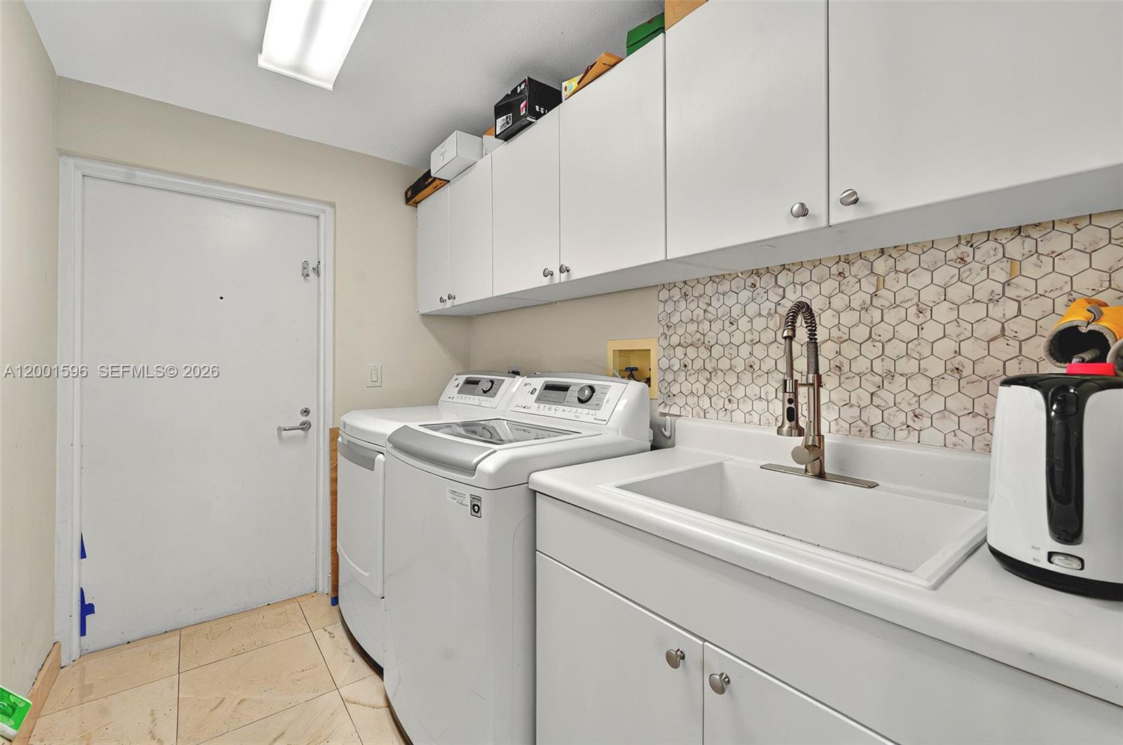 ATLANTIC III AT THE POINT - Residential Lease