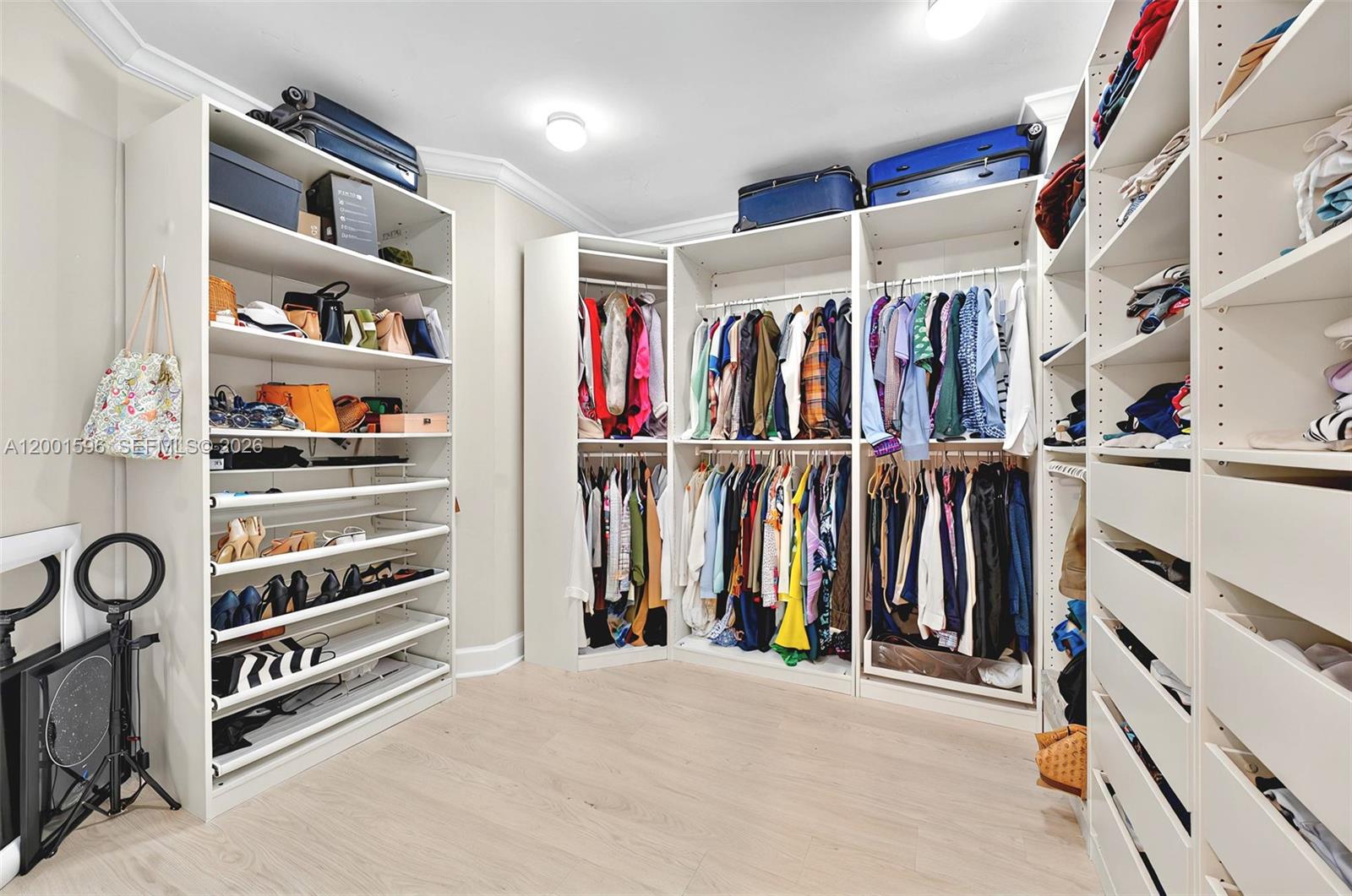 ATLANTIC III AT THE POINT - Residential Lease