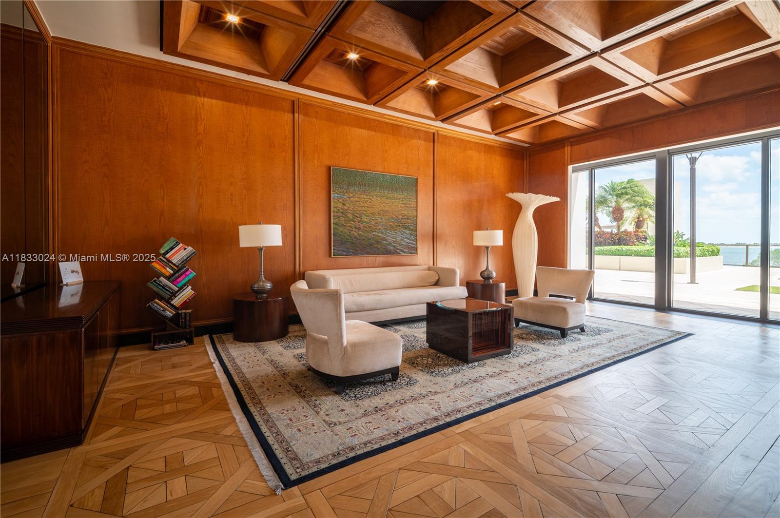 VILLA REGINA CONDO - Residential