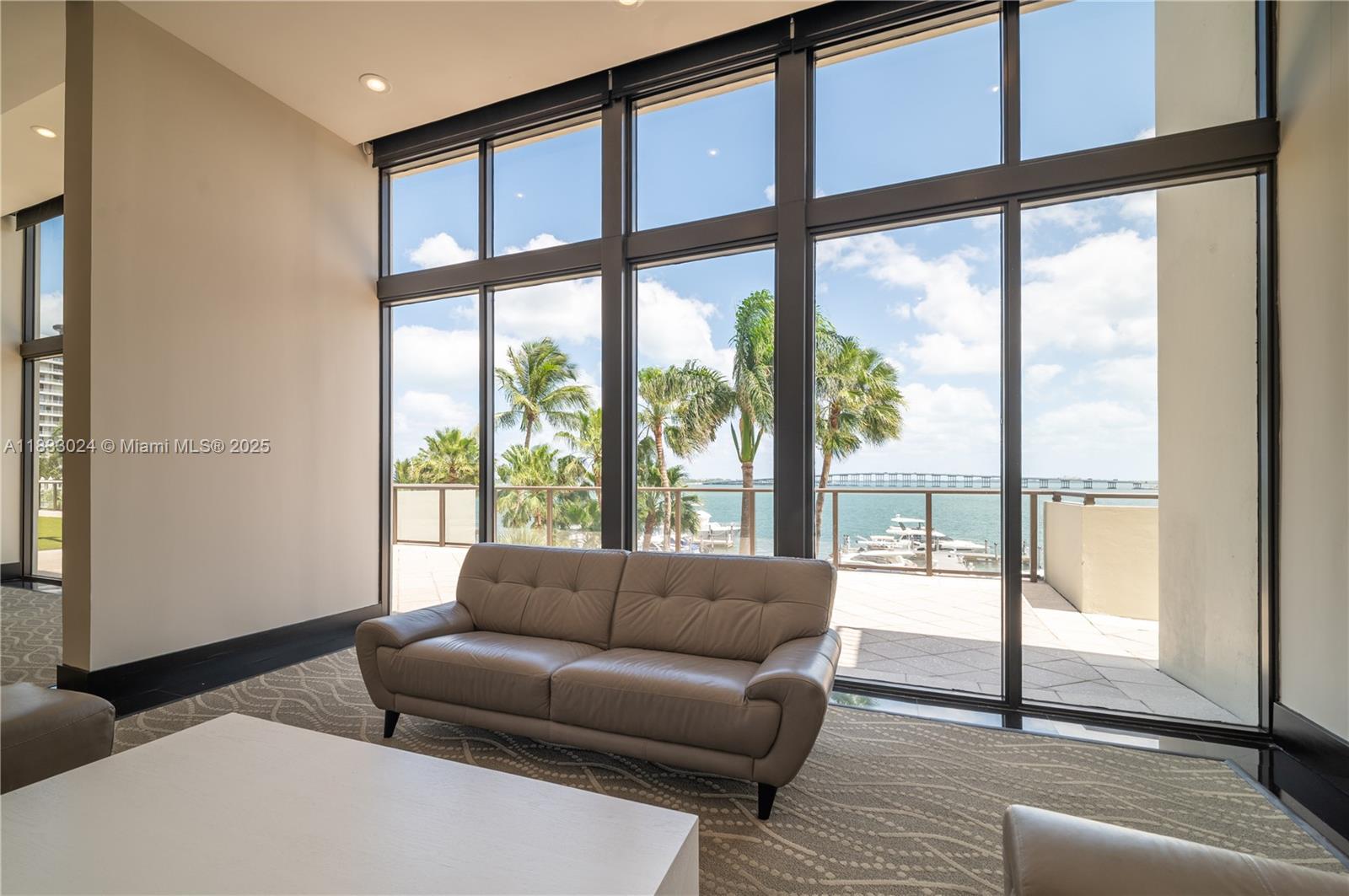 VILLA REGINA CONDO - Residential