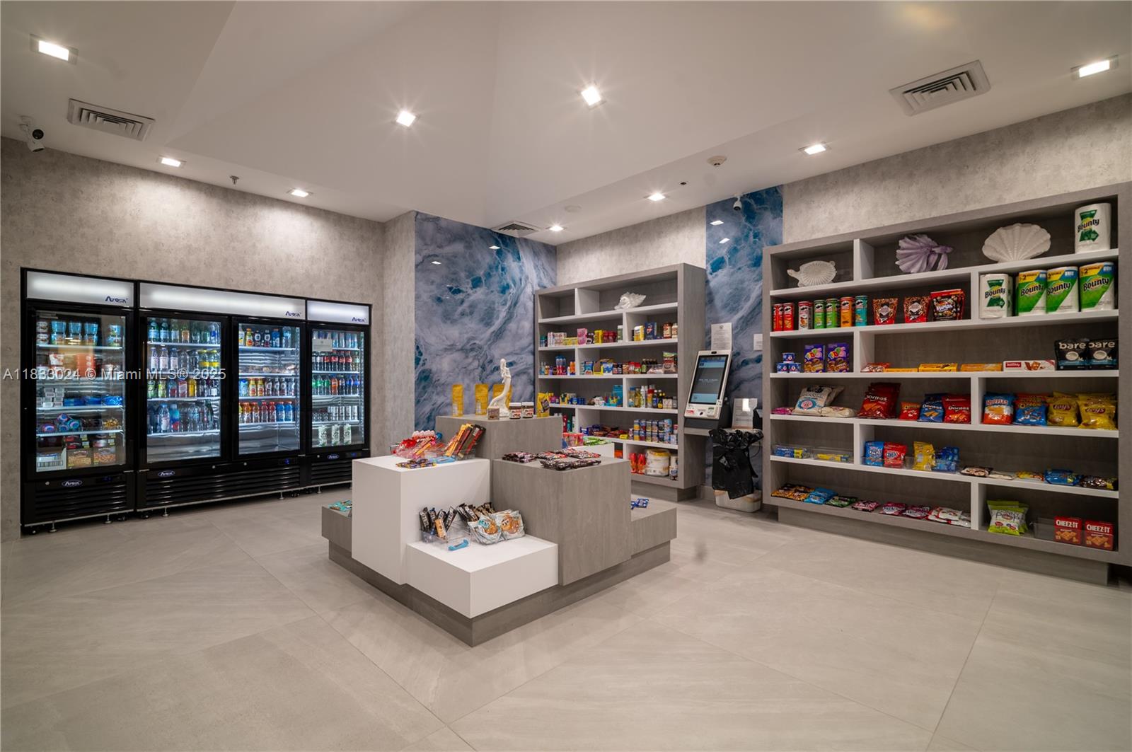 VILLA REGINA CONDO - Residential