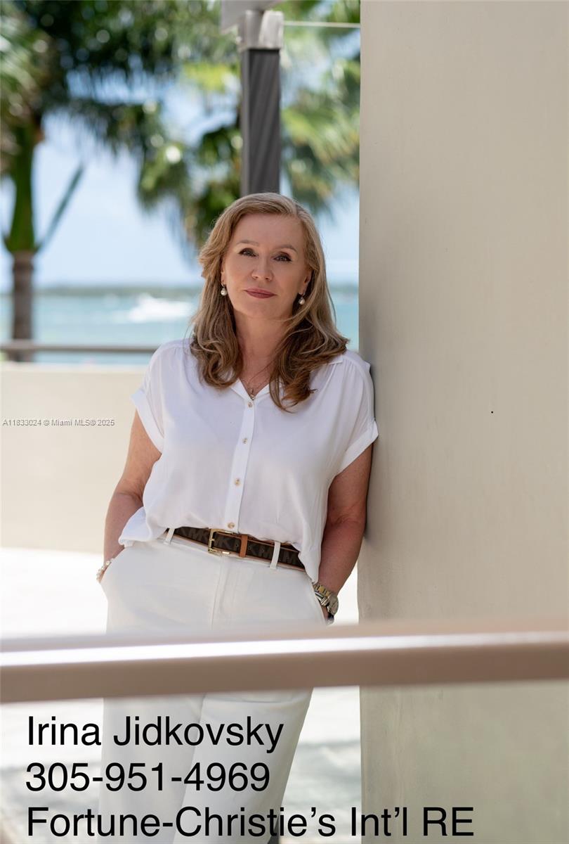 VILLA REGINA CONDO - Residential