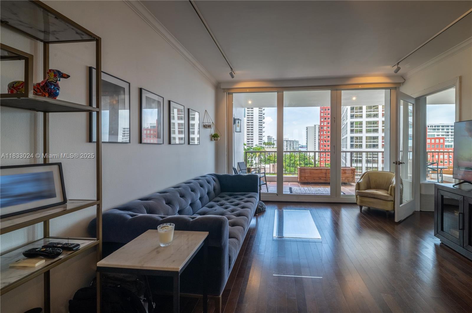 VILLA REGINA CONDO - Residential