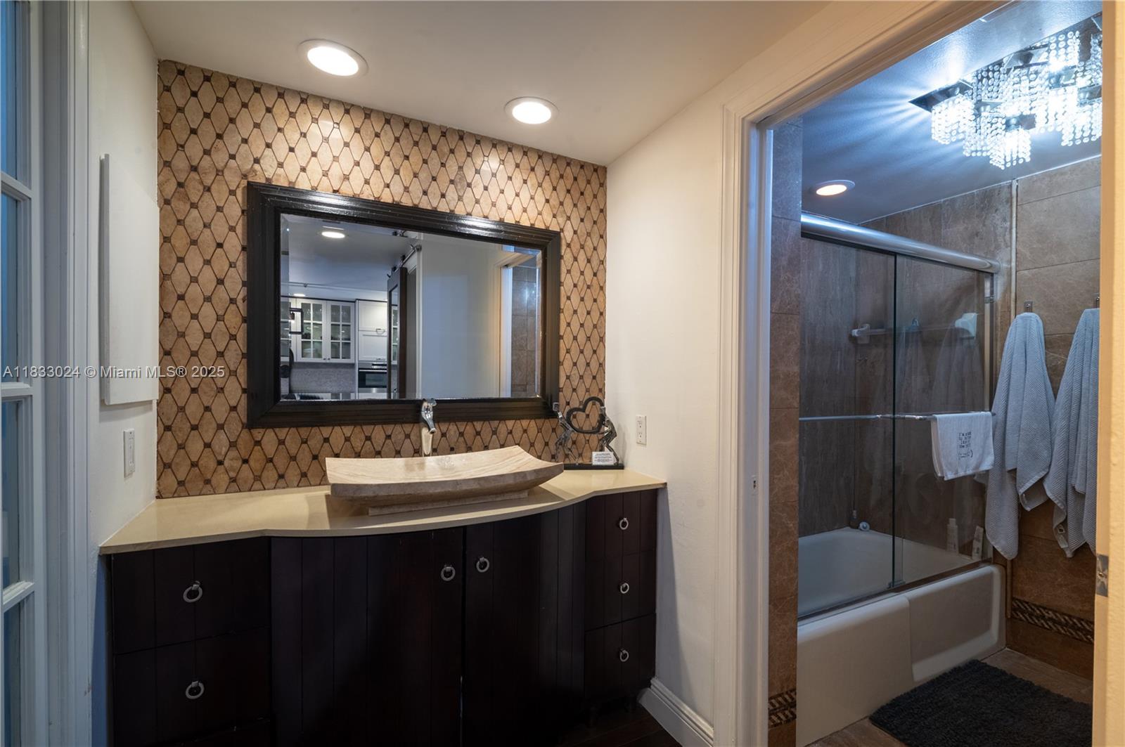 VILLA REGINA CONDO - Residential