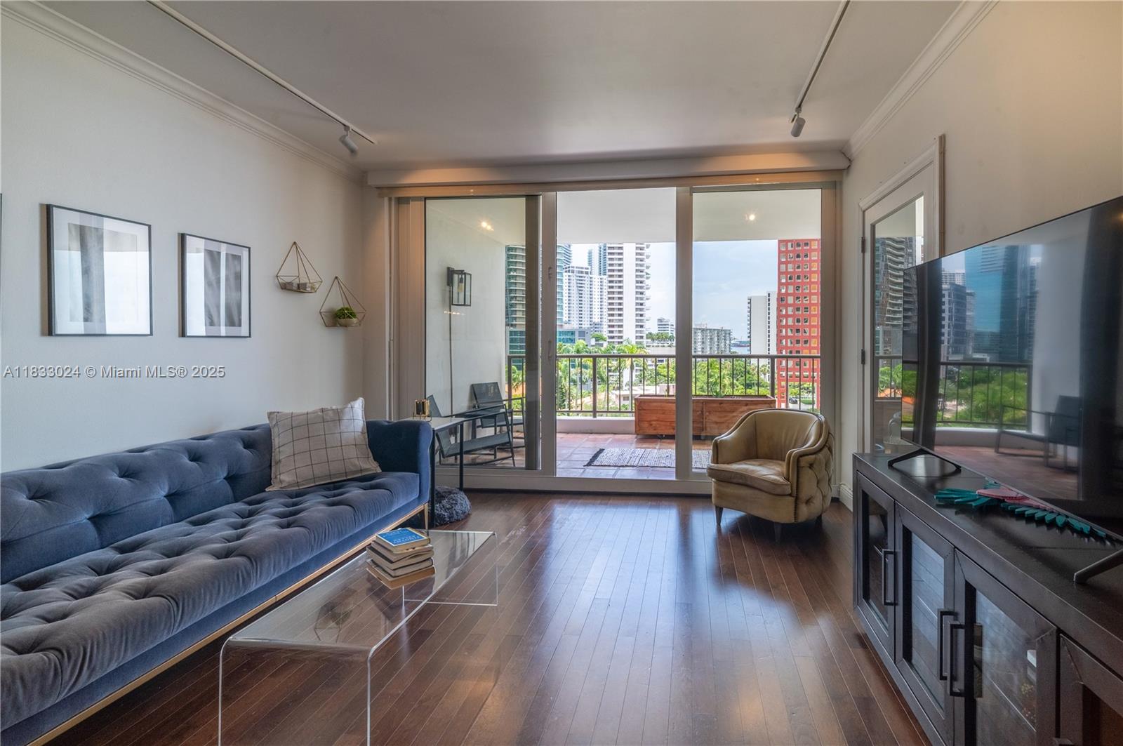 VILLA REGINA CONDO - Residential