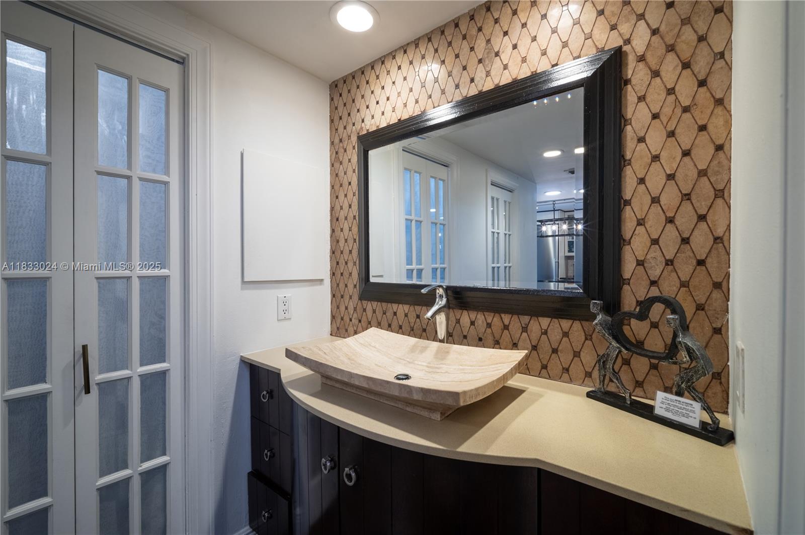 VILLA REGINA CONDO - Residential