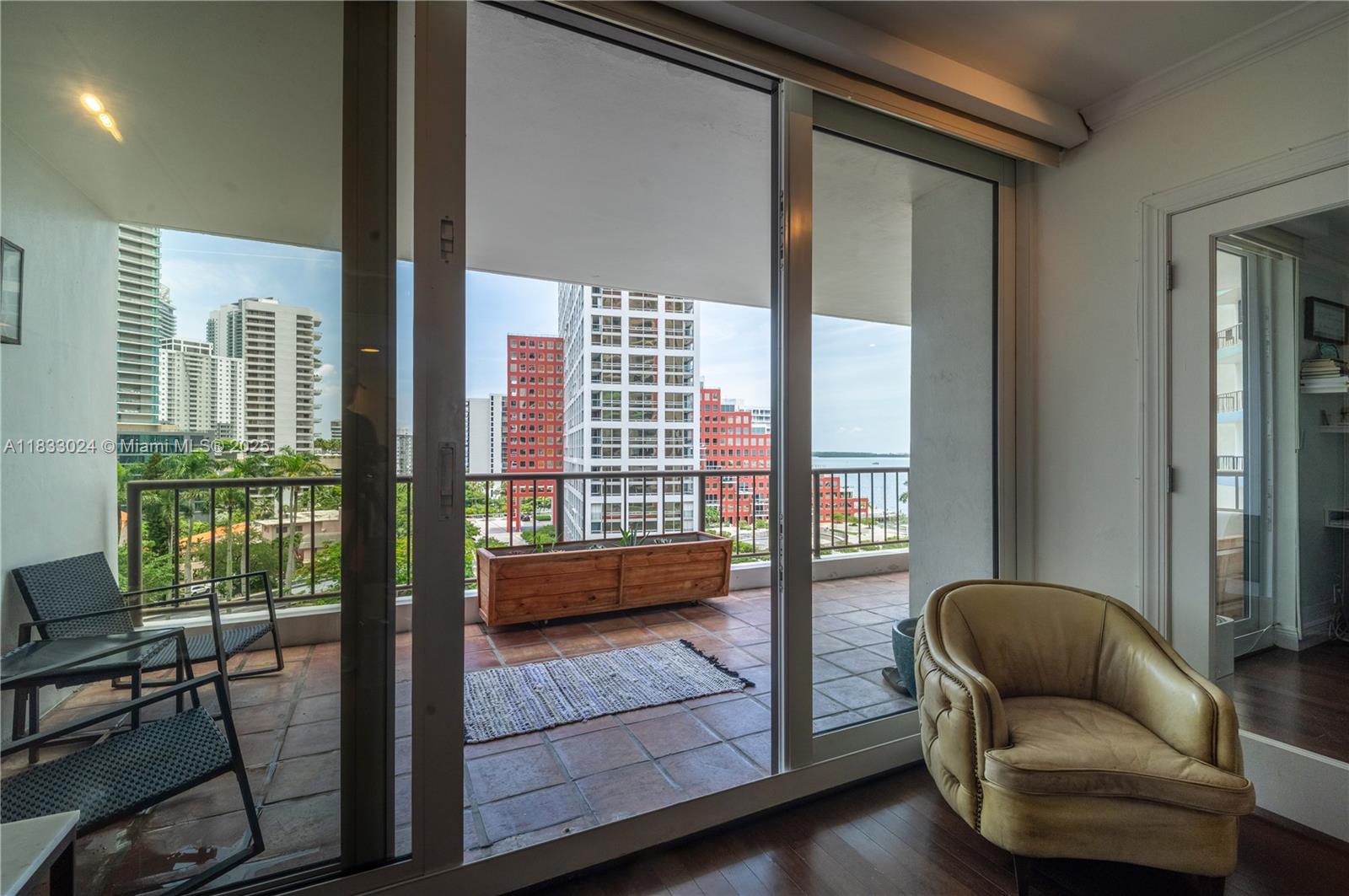 VILLA REGINA CONDO - Residential